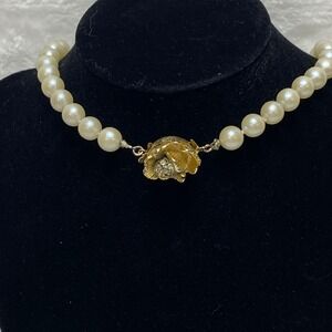 Vintage Art Deco Yellow Gold Tone Rhinestone Faux Pearl‎ Rose Clasp Necklace